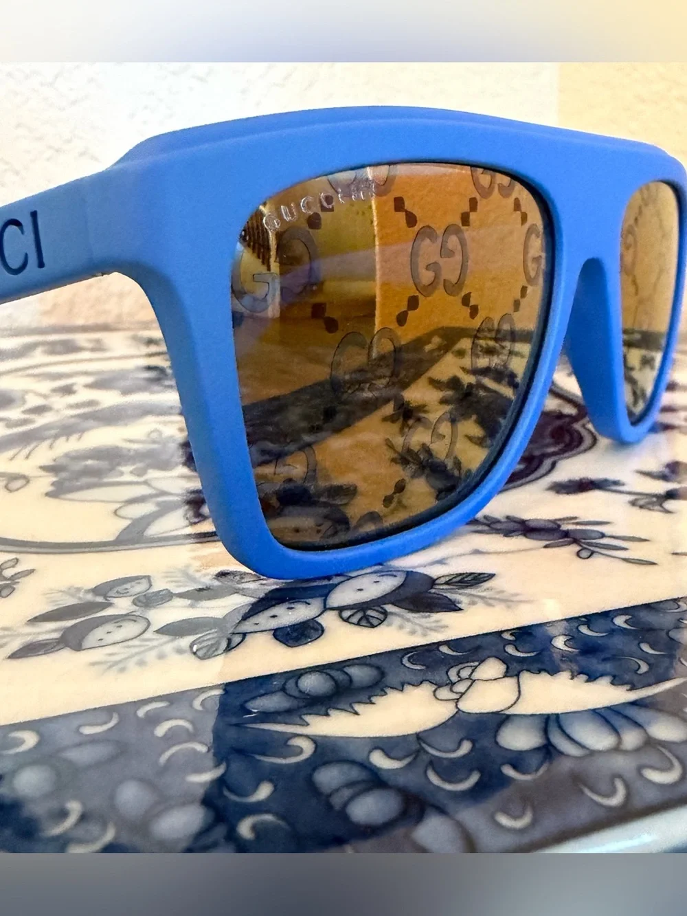 Gucci unisex sunglasses